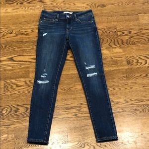 Levi’s 711 Skinny Jeans